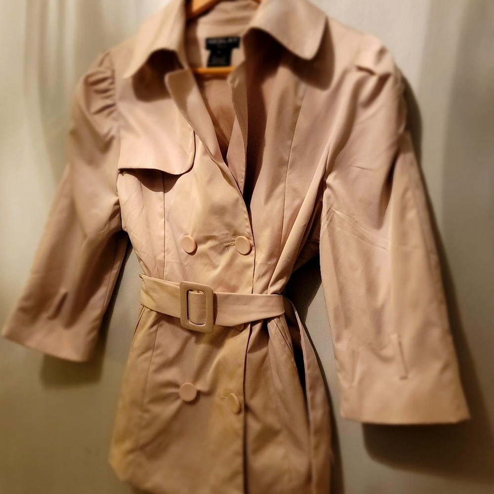 NESLAY Paris Jacket, Size: L, Color: Tan/ Cream.